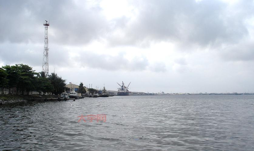 重振港口,组建船队,船长日志里的冒险之旅