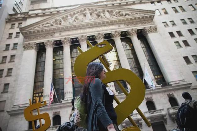 美债遭抛售！日本、中国、英国三大“债主”齐行动，背后原因令人深思