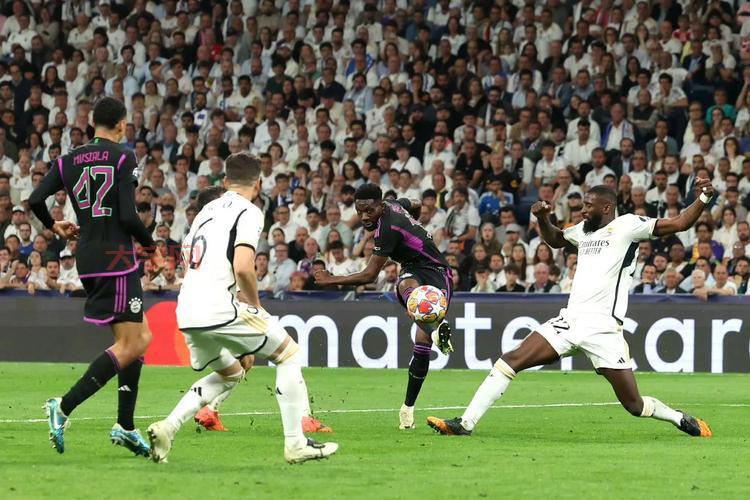 皇马拜仁欧冠半决赛对决，谁能笑到最后？