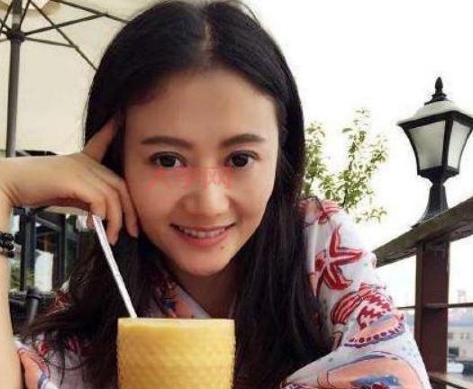 想了解房月婷吗？她的人生故事都在这里！