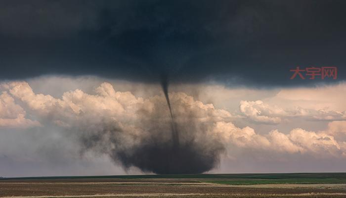 佛山龙卷风威力有多大?现场画面触目惊心!