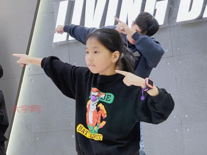 最新RER潮人资讯,让你紧跟RER时尚潮流!