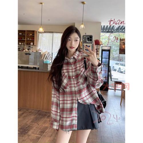 红格子衬衫怎么搭好看？这几种穿法时尚又吸睛！